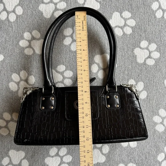 Handbag with Silver Heart Hardware - Picture 11 of 12